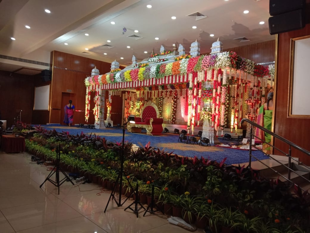 Royal Temple Gopuram Mandap with Carved Silver Pillars & Maharaja Throne