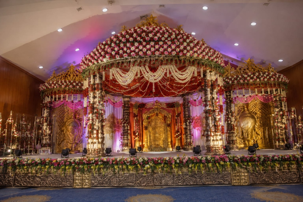 Imperial Domed Floral Canopy Mandap with Golden Carved Dwaram & Elephants