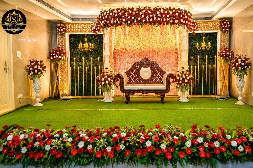 Grand Floral Lawn Stage with Golden Jaali Pillars & Waterfall Fairy Lights